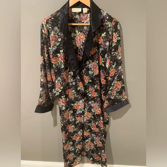 Gold Label Victorias Secret Sheer Floral Robe - Picture 9 of 9